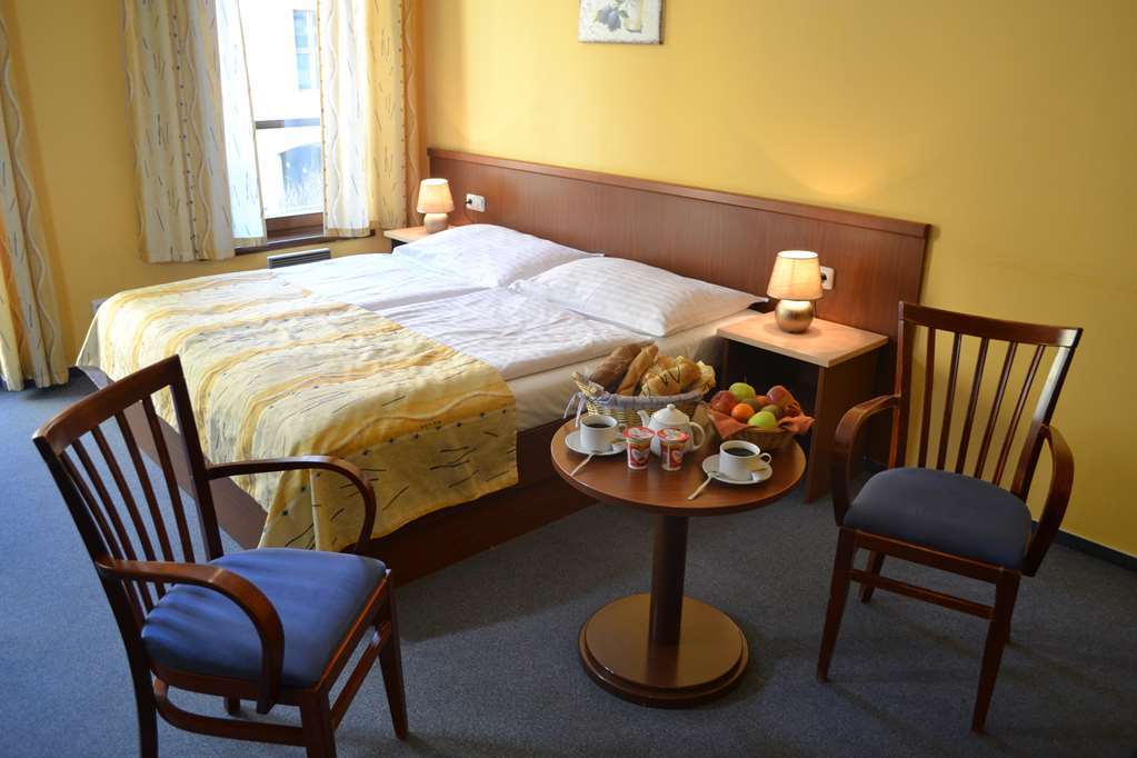 פראג Aparthotel Austria Suites חדר תמונה